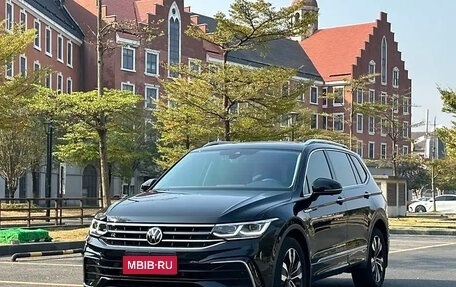 Volkswagen Tiguan II, 2021 год, 3 400 037 рублей, 1 фотография