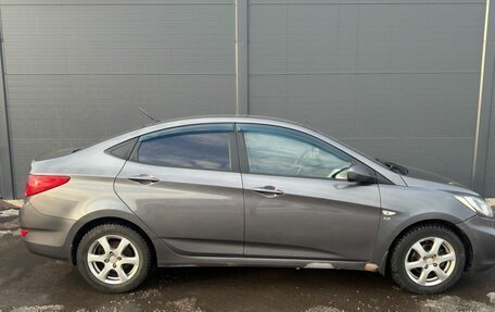 Hyundai Solaris II рестайлинг, 2011 год, 680 000 рублей, 3 фотография