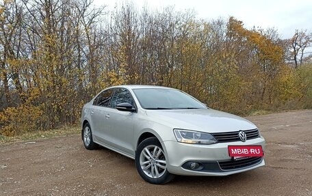 Volkswagen Jetta VI, 2014 год, 1 090 000 рублей, 3 фотография