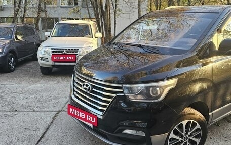 Hyundai Grand Starex Grand Starex I рестайлинг 2, 2019 год, 4 700 000 рублей, 5 фотография