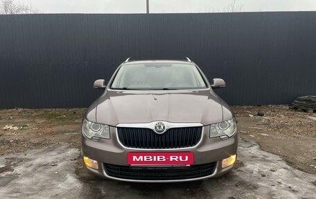 Skoda Superb III рестайлинг, 2011 год, 1 725 000 рублей, 2 фотография