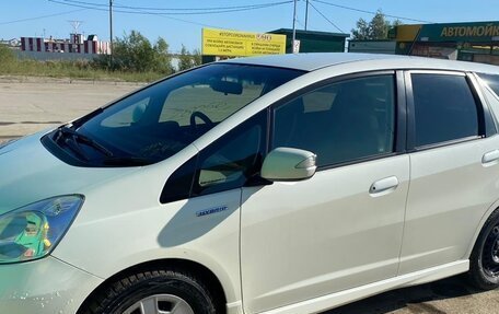 Honda Fit Shuttle I рестайлинг, 2013 год, 1 100 000 рублей, 2 фотография