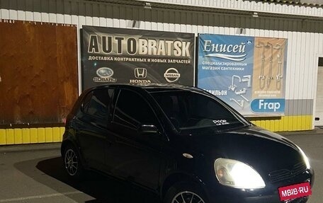 Toyota Vitz, 2000 год, 400 000 рублей, 2 фотография