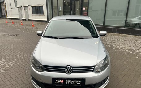 Volkswagen Polo VI (EU Market), 2013 год, 1 090 000 рублей, 2 фотография