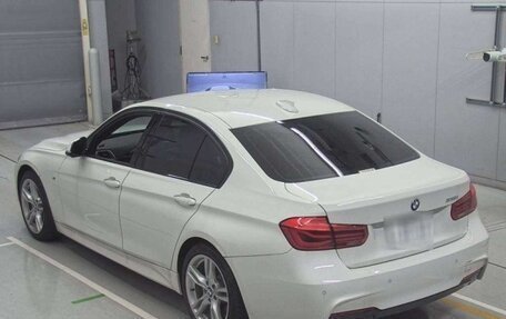 BMW 3 серия, 2018 год, 1 850 000 рублей, 3 фотография