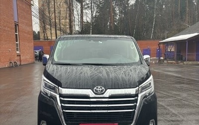 Toyota Granvia, 2022 год, 9 000 000 рублей, 1 фотография