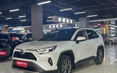 Toyota RAV4, 2024 год, 4 300 000 рублей, 1 фотография