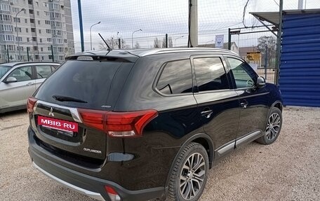 Mitsubishi Outlander III рестайлинг 3, 2016 год, 1 880 000 рублей, 4 фотография