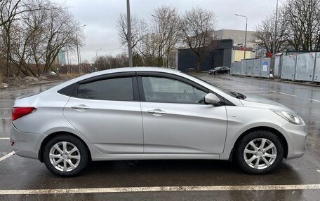 Hyundai Solaris II рестайлинг, 2012 год, 900 000 рублей, 3 фотография