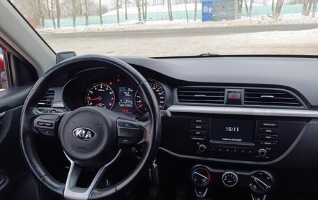 KIA Rio IV, 2018 год, 1 300 000 рублей, 5 фотография