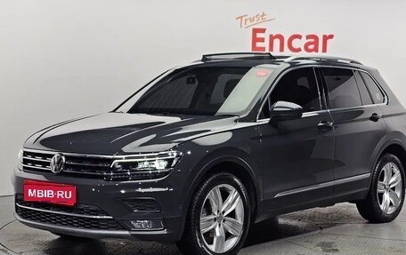 Volkswagen Tiguan II, 2020 год, 3 100 000 рублей, 1 фотография