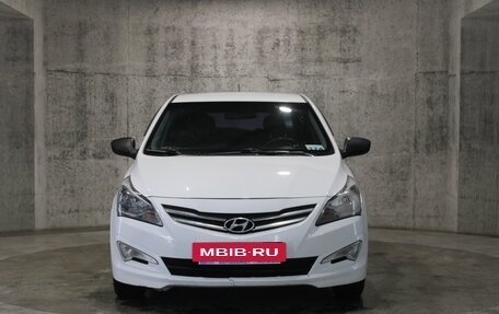 Hyundai Solaris II рестайлинг, 2015 год, 898 000 рублей, 2 фотография