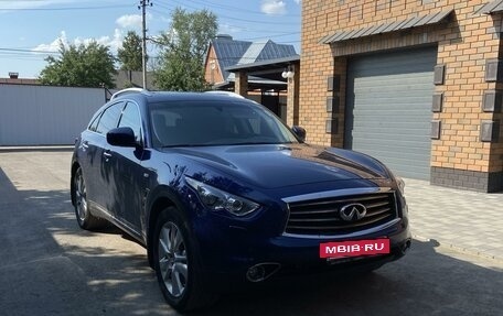 Infiniti QX70, 2016 год, 2 800 000 рублей, 3 фотография