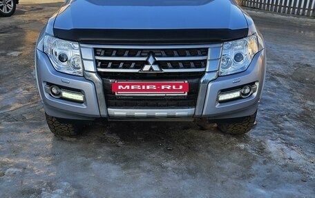 Mitsubishi Pajero IV, 2015 год, 2 850 000 рублей, 2 фотография