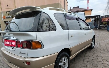 Toyota Ipsum II, 1999 год, 630 000 рублей, 1 фотография