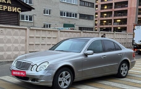 Mercedes-Benz E-Класс, 2004 год, 770 000 рублей, 4 фотография