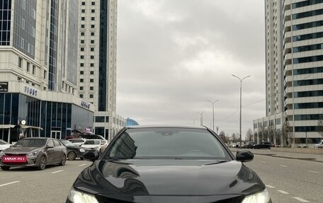 Toyota Camry, 2020 год, 3 200 000 рублей, 2 фотография