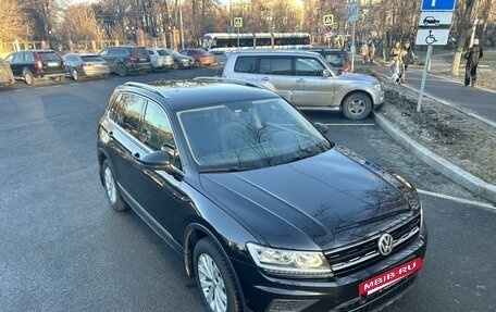 Volkswagen Tiguan II, 2017 год, 2 200 000 рублей, 6 фотография