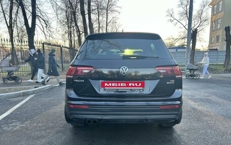 Volkswagen Tiguan II, 2017 год, 2 200 000 рублей, 13 фотография