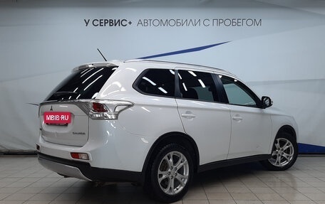 Mitsubishi Outlander III рестайлинг 3, 2014 год, 1 570 000 рублей, 3 фотография