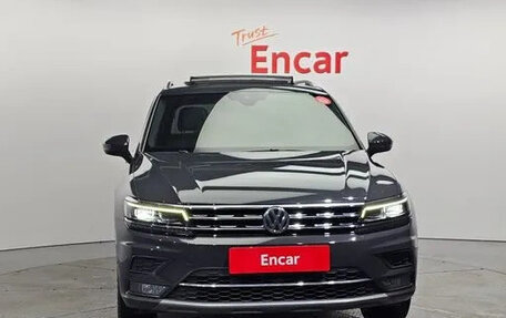 Volkswagen Tiguan II, 2020 год, 3 100 000 рублей, 2 фотография