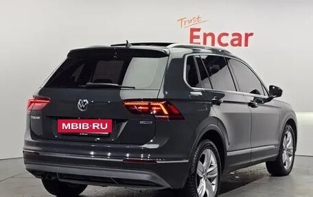 Volkswagen Tiguan II, 2020 год, 3 100 000 рублей, 3 фотография