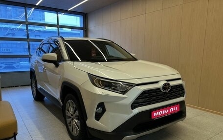 Toyota RAV4, 2022 год, 4 380 000 рублей, 1 фотография