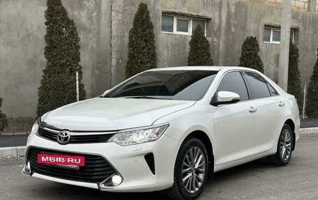 Toyota Camry, 2016 год, 2 280 000 рублей, 2 фотография