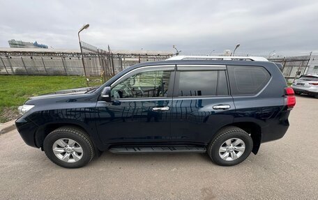 Toyota Land Cruiser Prado 150 рестайлинг 2, 2021 год, 5 290 000 рублей, 13 фотография