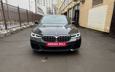 BMW 5 серия, 2023 год, 6 400 000 рублей, 6 фотография