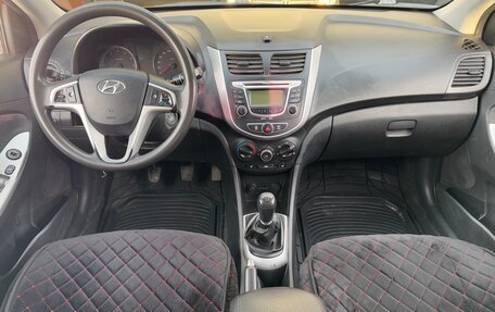 Hyundai Solaris II рестайлинг, 2012 год, 770 000 рублей, 11 фотография