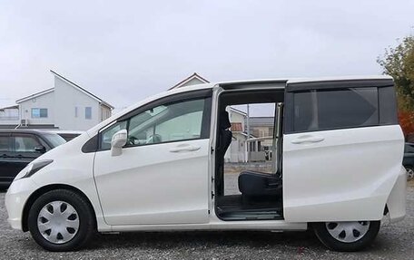 Honda Freed I, 2011 год, 995 000 рублей, 3 фотография