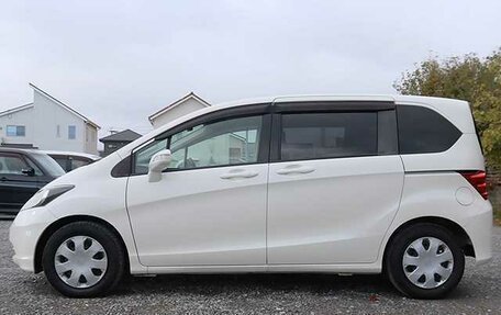 Honda Freed I, 2011 год, 995 000 рублей, 5 фотография