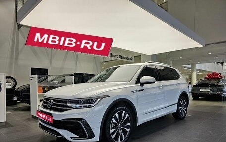 Volkswagen Tiguan II, 2023 год, 4 940 000 рублей, 1 фотография