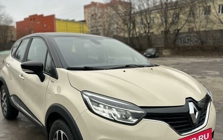 Renault Kaptur I рестайлинг, 2017 год, 1 820 000 рублей, 2 фотография