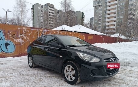 Hyundai Solaris II рестайлинг, 2013 год, 840 000 рублей, 3 фотография