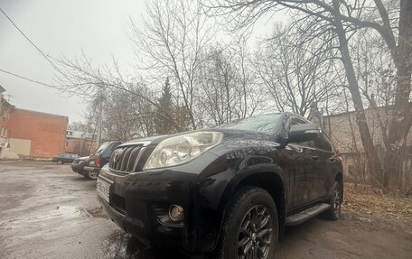 Toyota Land Cruiser Prado 150 рестайлинг 2, 2012 год, 2 700 000 рублей, 2 фотография