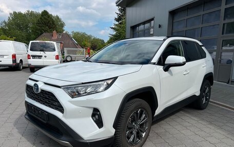 Toyota RAV4, 2024 год, 5 170 000 рублей, 2 фотография