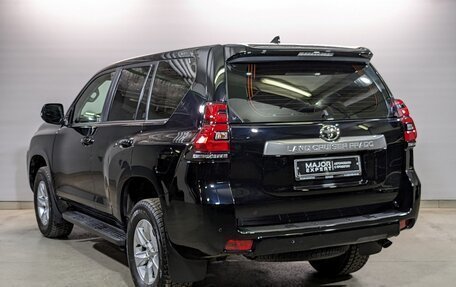 Toyota Land Cruiser Prado 150 рестайлинг 2, 2019 год, 4 450 000 рублей, 7 фотография