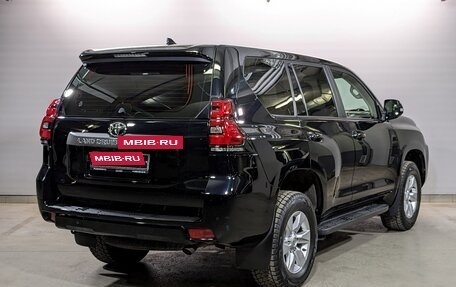 Toyota Land Cruiser Prado 150 рестайлинг 2, 2019 год, 4 450 000 рублей, 5 фотография