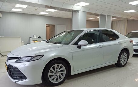 Toyota Camry, 2020 год, 3 195 000 рублей, 6 фотография