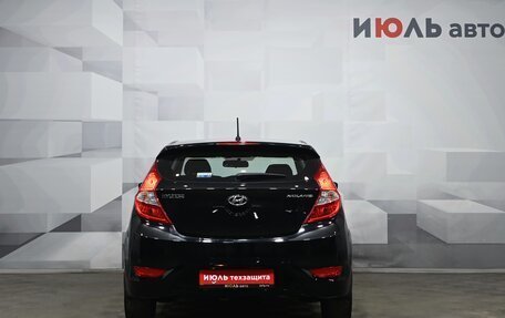 Hyundai Solaris II рестайлинг, 2013 год, 950 000 рублей, 4 фотография