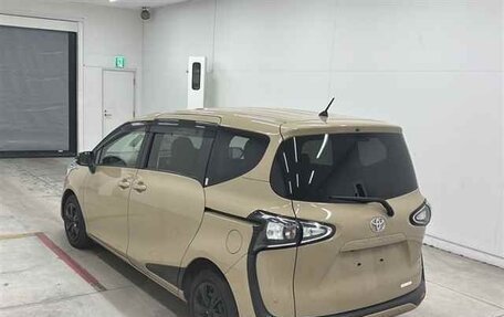 Toyota Sienta, 2022 год, 1 280 000 рублей, 2 фотография