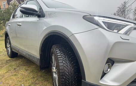 Toyota RAV4, 2019 год, 2 380 000 рублей, 12 фотография