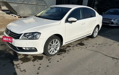 Volkswagen Passat B7, 2013 год, 1 580 000 рублей, 3 фотография