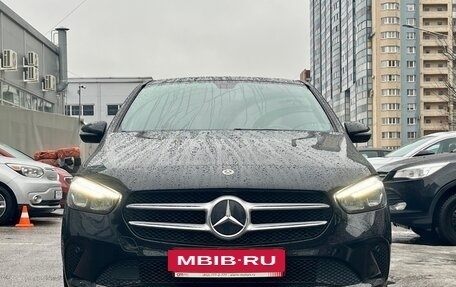 Mercedes-Benz B-Класс, 2019 год, 2 349 000 рублей, 2 фотография