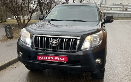 Toyota Land Cruiser Prado 150 рестайлинг 2, 2012 год, 3 300 000 рублей, 2 фотография