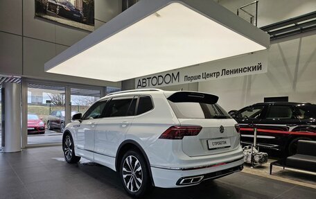 Volkswagen Tiguan II, 2023 год, 4 940 000 рублей, 6 фотография