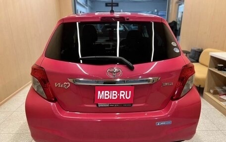 Toyota Vitz, 2012 год, 895 000 рублей, 5 фотография