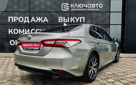 Toyota Camry, 2021 год, 3 980 000 рублей, 6 фотография